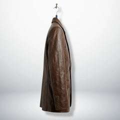 Side profile of men’s Spanish brown quilted leather blazer