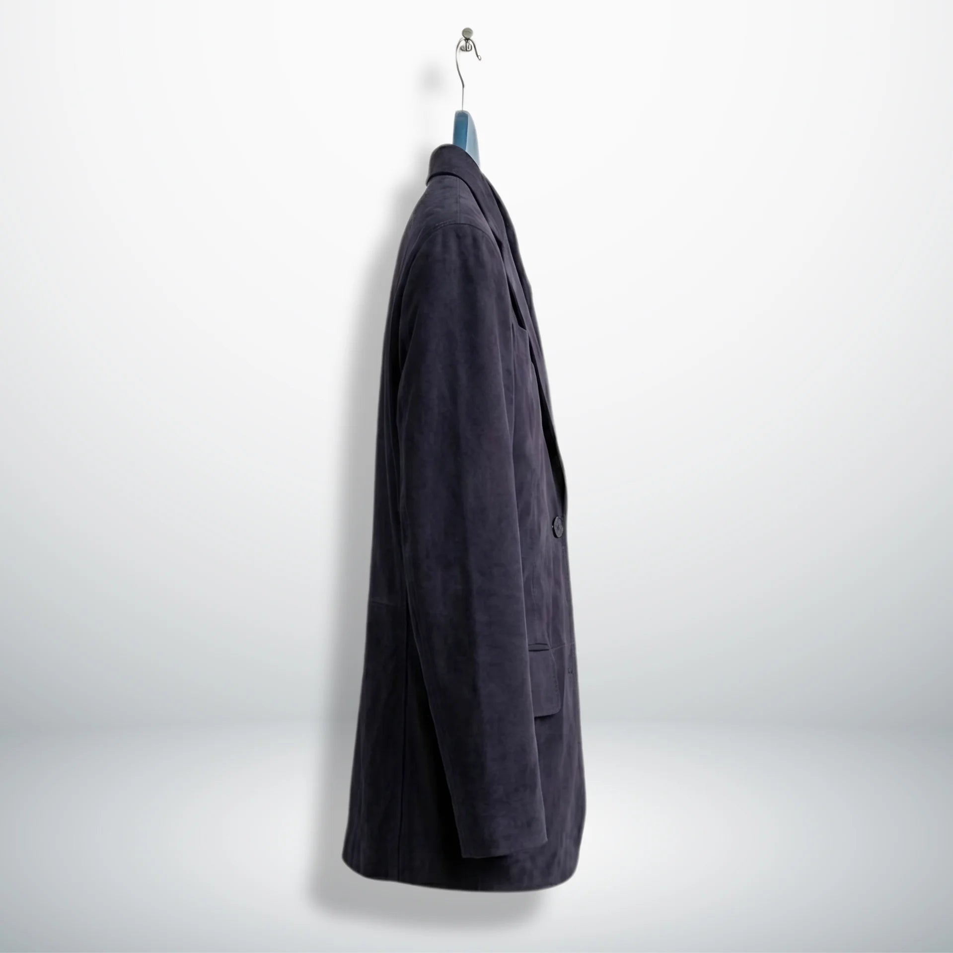 Side profile of men’s dark purple suede blazer with tailored fit